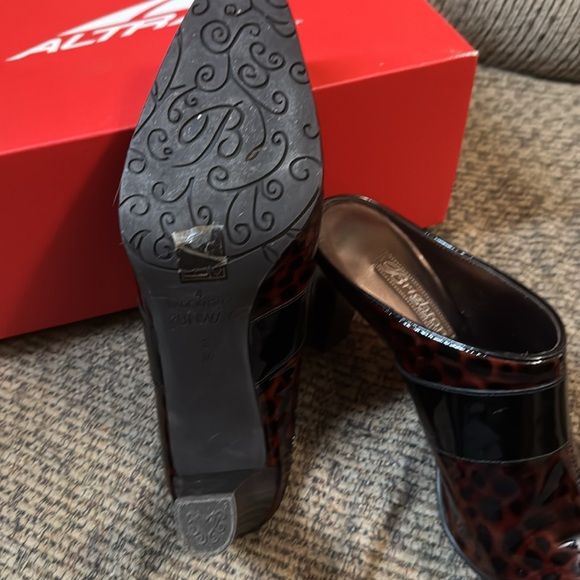 Brighton Mules - Picture 2 of 2